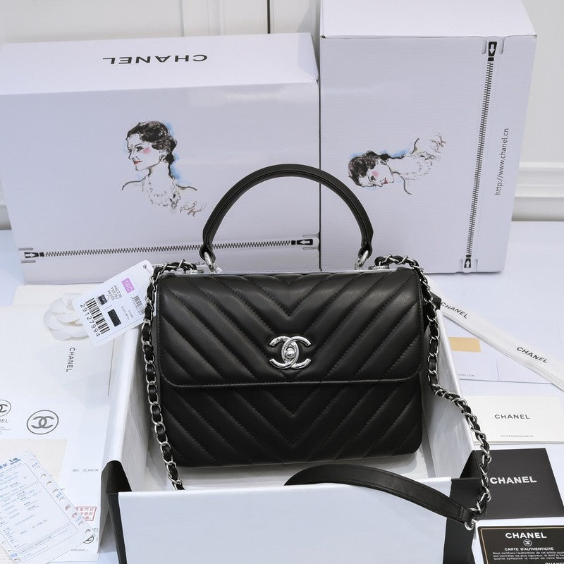  women's handbag, mid design, view 2