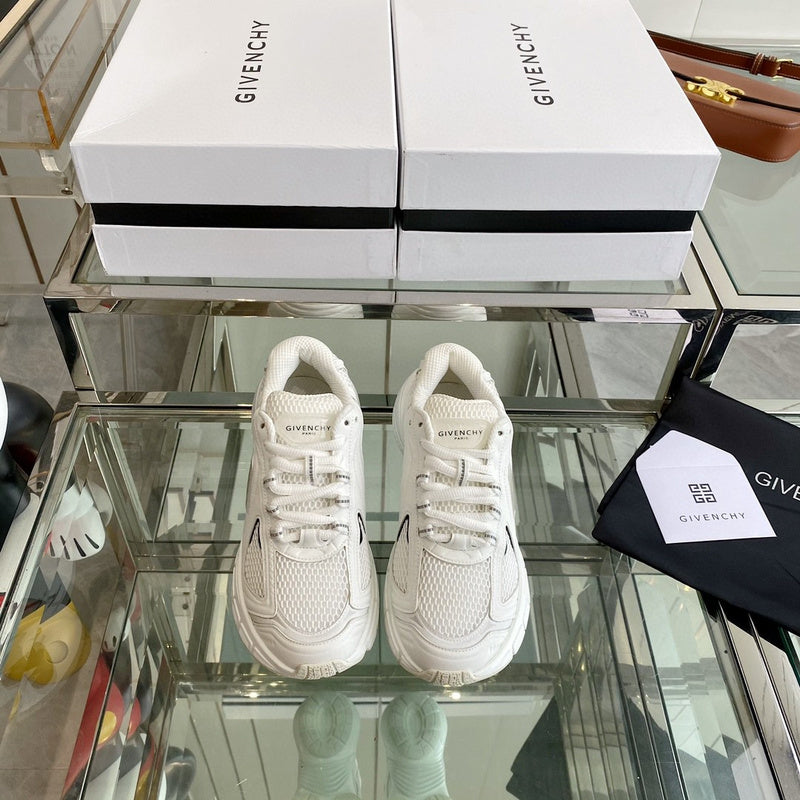Givenchy shoes Style 132 - logo and branding close-up