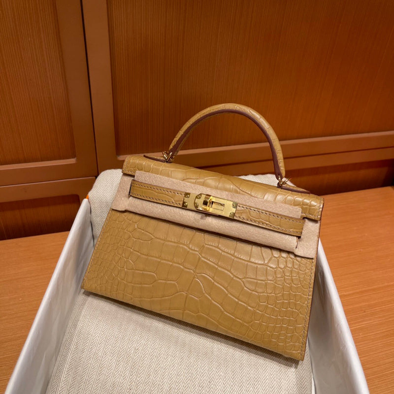 Crisp bag women's premium everyday handbag