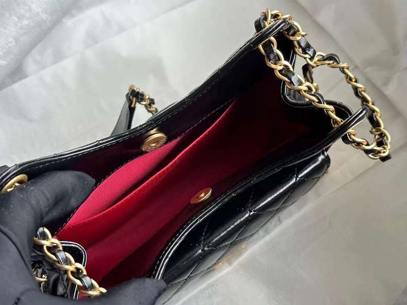 Zivas Charm Sleek Silhouette Everyday Handbag (Elevated Daily Companion) – Styled Look