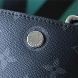  Understated shopper bag front view 7