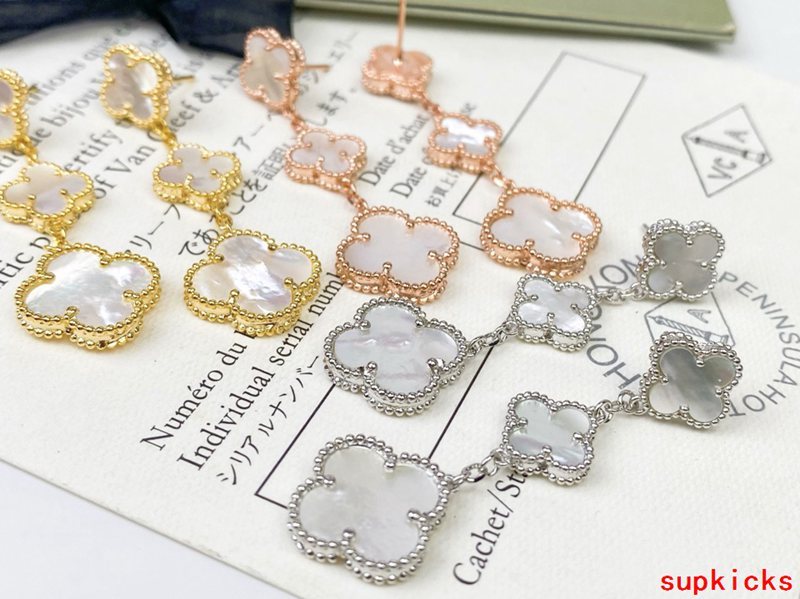 Close-up detail view of Van Cleef & Arpels unisex jewelry piece