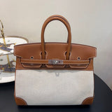 Crisp handbag styled for everyday wear