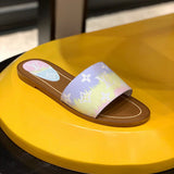Side profile view of Louis Vuitton luxury piece style No.083