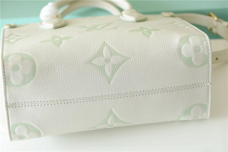  essential tote bag detail view showing craftsmanship 14