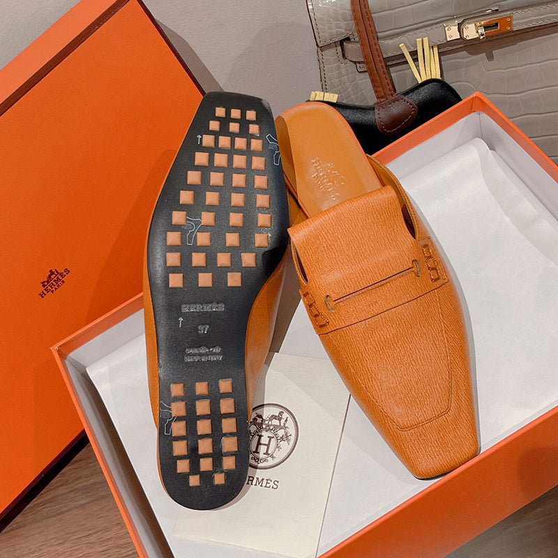 Hermès White High-Top Sneakers - Sole Detail View