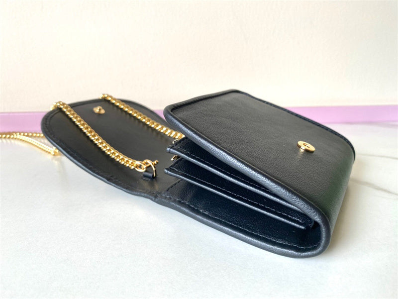 Styled lifestyle shot of chic structured women's handbag – women's luxury accessory