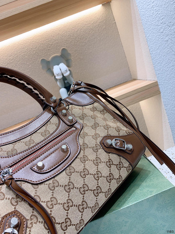Ziva's Charm handbag – interior view (one versatile size)