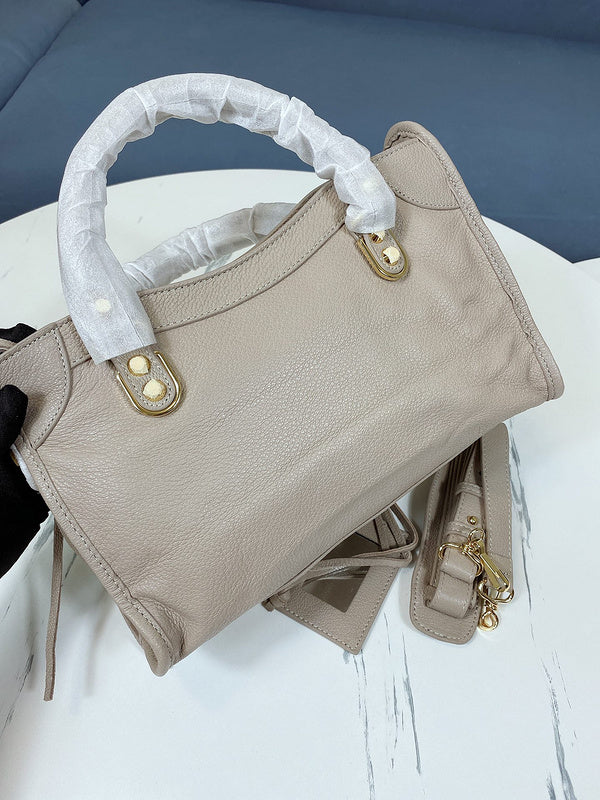 Zivas Charm Understated Luxury Fashion Handbag (Refined Modern Silhouette) – Lifestyle Shot