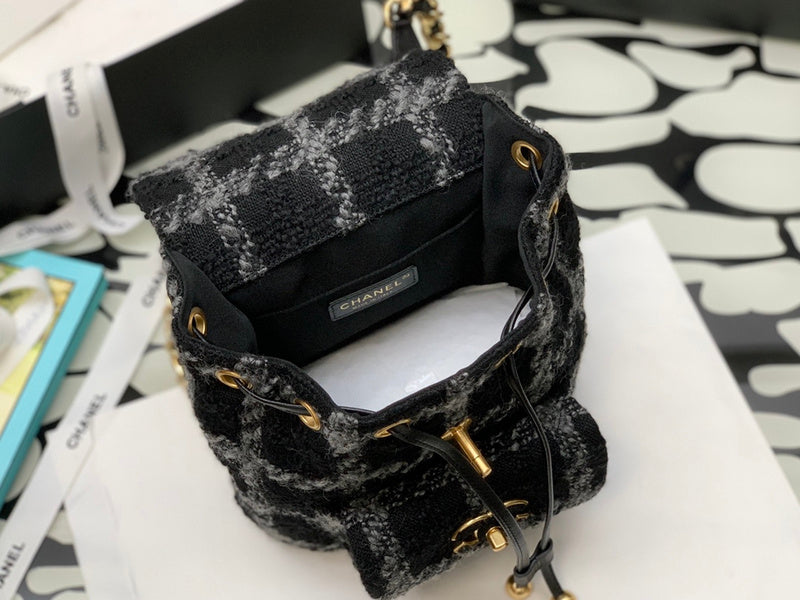 Zivas Charm Effortless Elegance Designer Handbag (Modern Wardrobe Staple) – Angled View