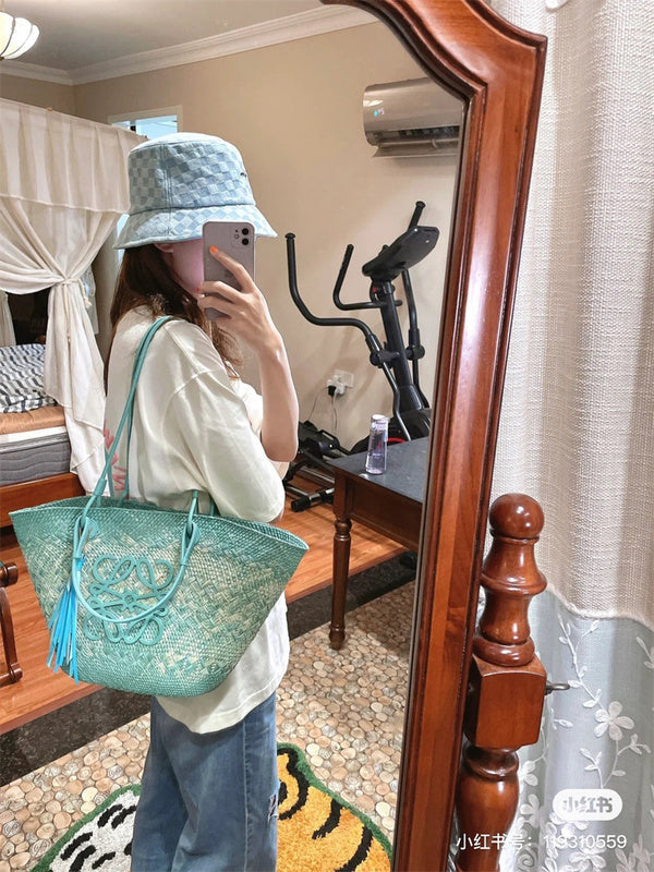 Ziva's Charm handbag – side angle view (40cm*25cm*13cm)