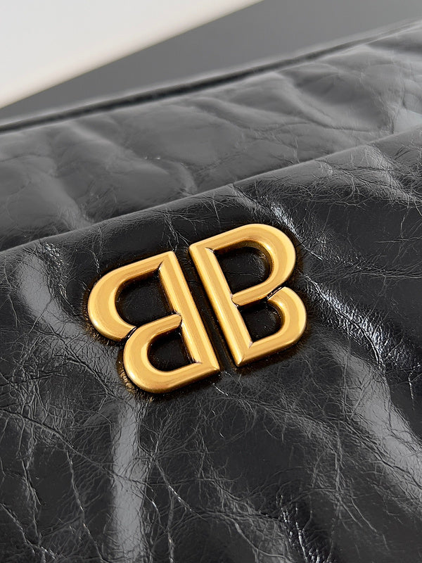 Zivas Charm Effortless Sophistication Statement Handbag (Versatile Style Statement) – Close-Up Detail