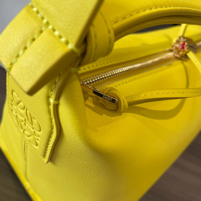 Ziva's Charm handbag – full view (21cm*17cm*12.5cm)
