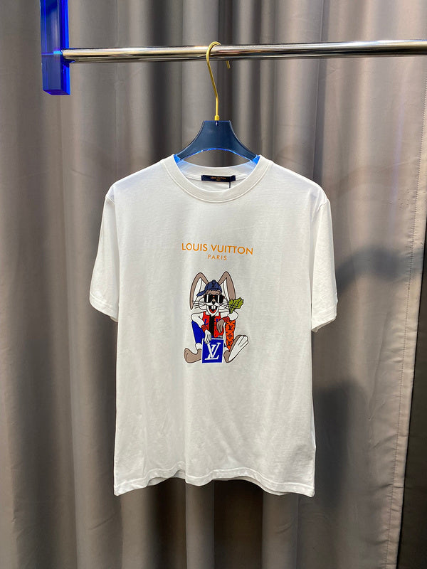 Side profile of Louis Vuitton cotton t-shirt with tailored silhouette