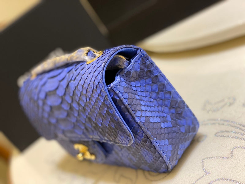  women's handbag, mid design, view 2