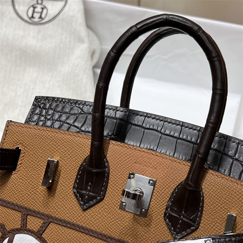  minimalist handbag detail view showing craftsmanship