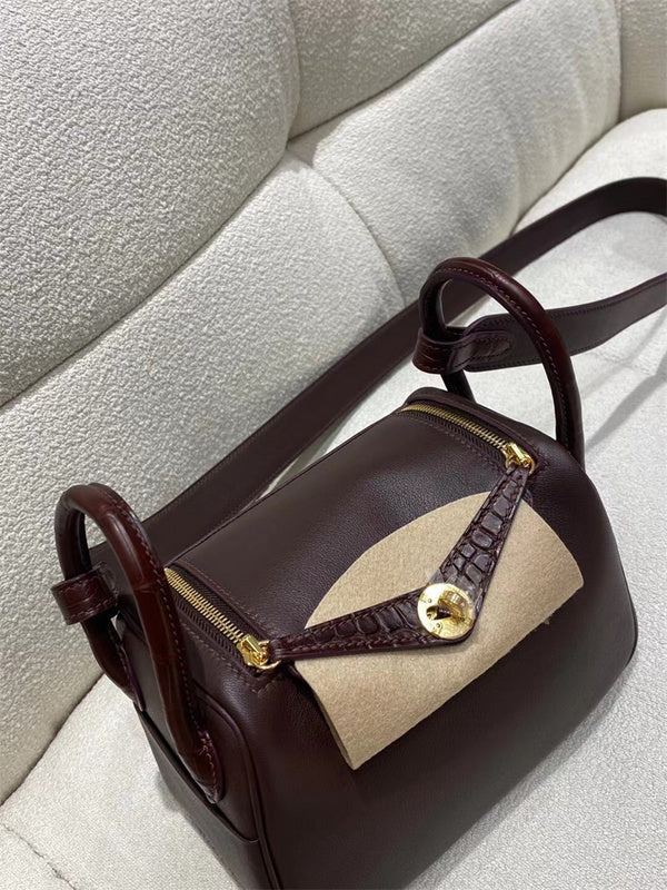  satchel interior and compartment view