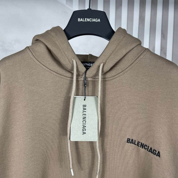 Three-quarter angle view of Balenciaga luxury piece style No.339