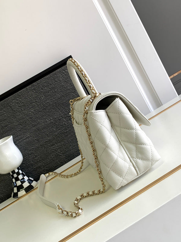 Ziva's Charm handbag – detail view (one versatile size)