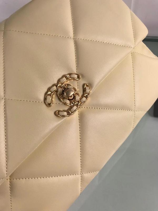 Zivas Charm Effortless Elegance Fashion Handbag (Modern Wardrobe Staple) – Detail View