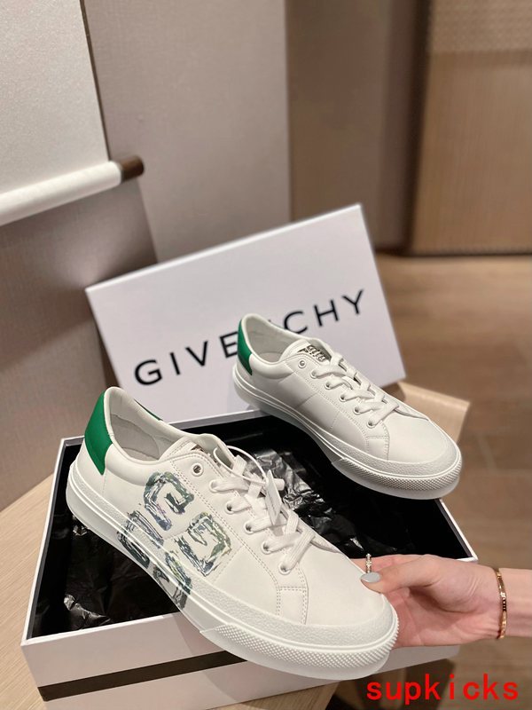 Givenchy shoes Style 004 - close-up of premium leather craftsmanship