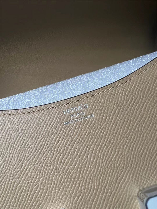 Close-up detail of effortless bag design