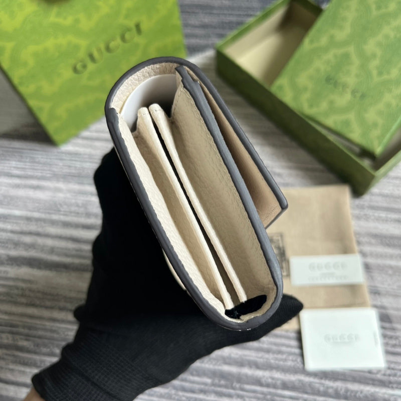 Top view of everyday-luxe sleek women's handbag – women's luxury accessory