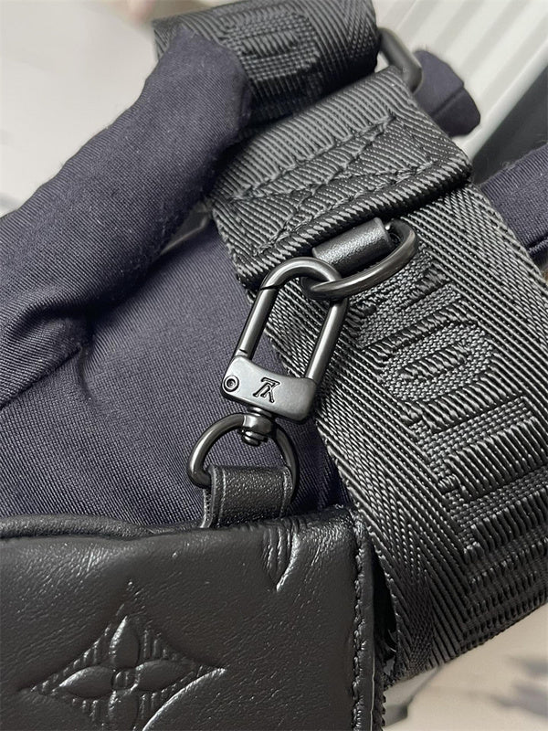  sleek shoulder bag detail view showing craftsmanship 8