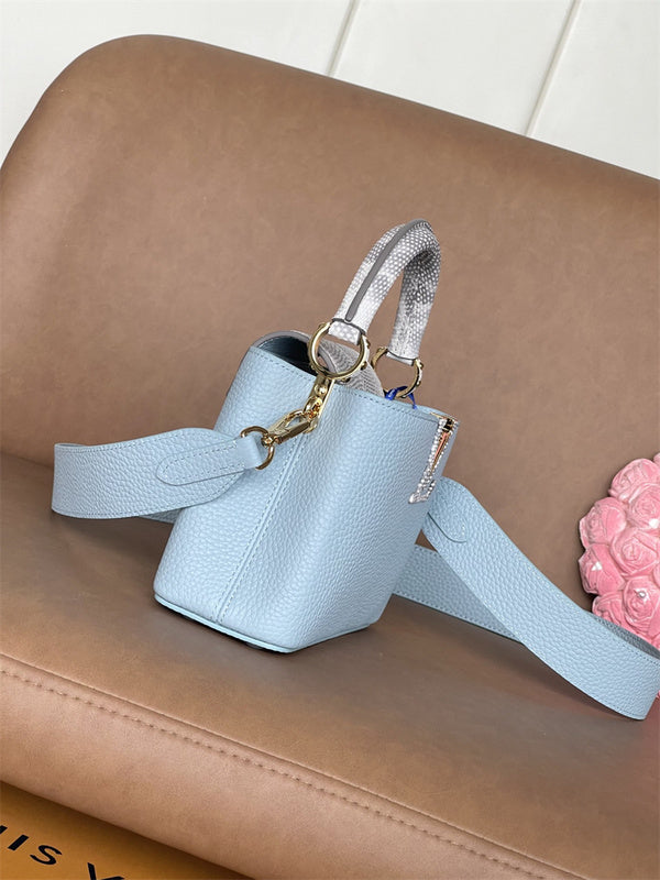  crossbody bag interior and compartment view