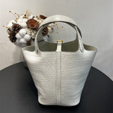  Elegant tote bag front view 7