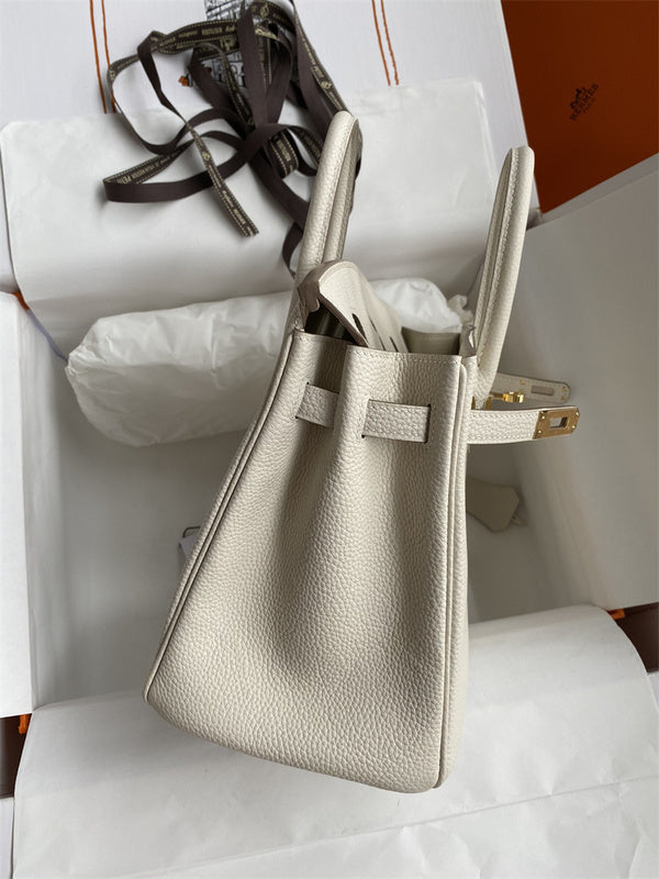 Minimalist handbag styled for everyday wear