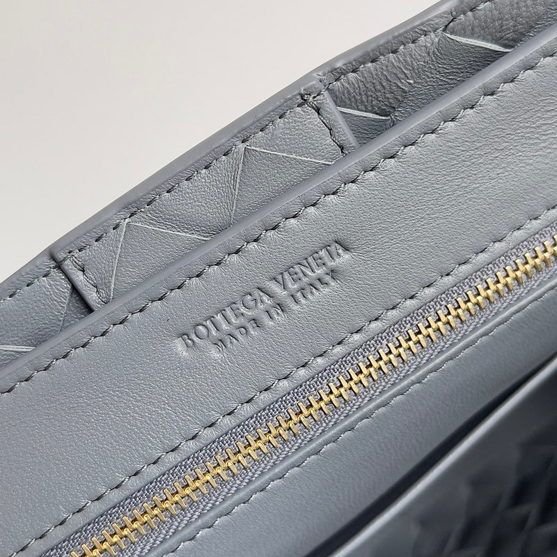 Effortless Vegan Leather Handbag - Polished Finish | Women's Designer-Inspired Purse #1572 - close-up detail shot (image 3) of designer-inspired handbag