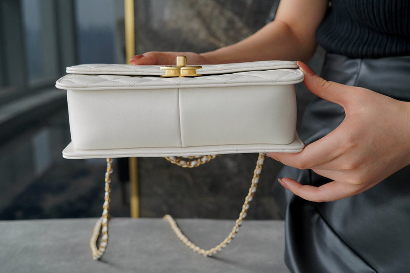  women's handbag, mid design, view 7