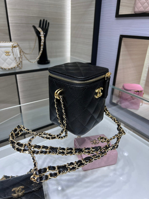 Zivas Charm Refined Everyday Style Designer Handbag (Everyday Luxury Essential) – Close-Up Detail