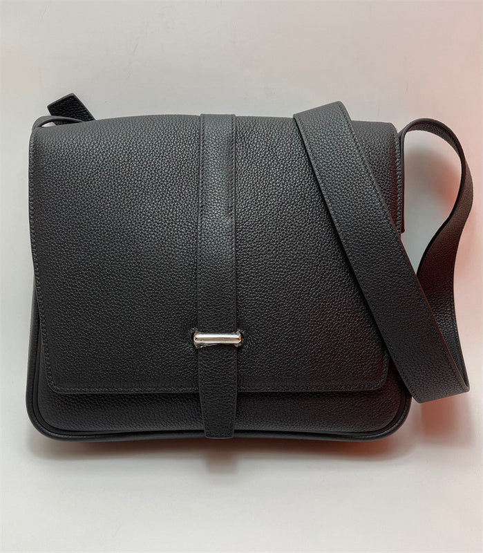  Curated shoulder bag front view