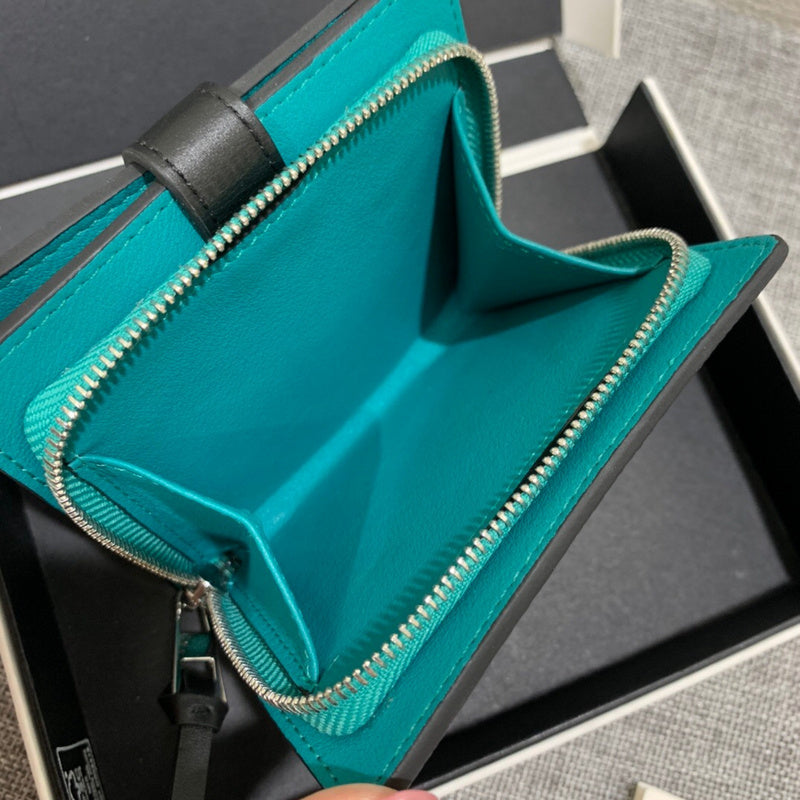 Ziva's Charm handbag – lifestyle view (10.5cm*9cm*3cm)