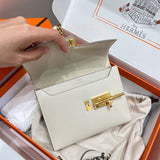  graceful everyday bag detail view showing craftsmanship 8