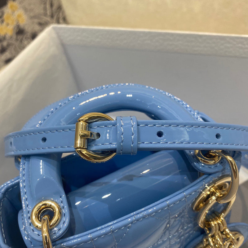 Interior view of everyday-luxe elevated women's handbag – women's everyday handbag