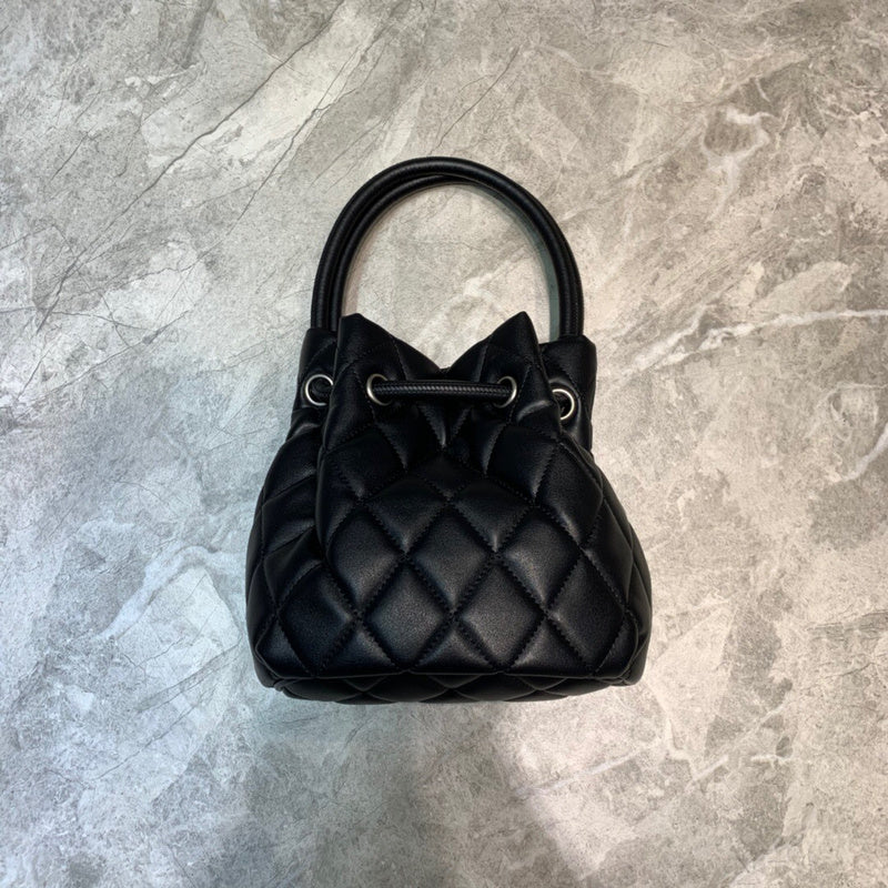 Sleek Faux Leather Handbag - Understated Luxury Look | Women's Premium Handbag #792 - close-up detail shot (image 3) of designer-inspired handbag