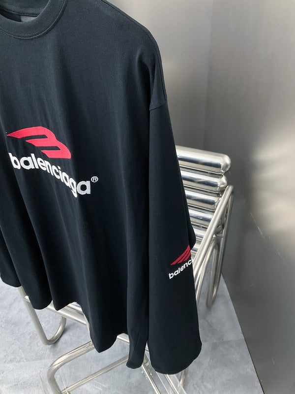 Texture and finish detail of Balenciaga luxury piece style No.156