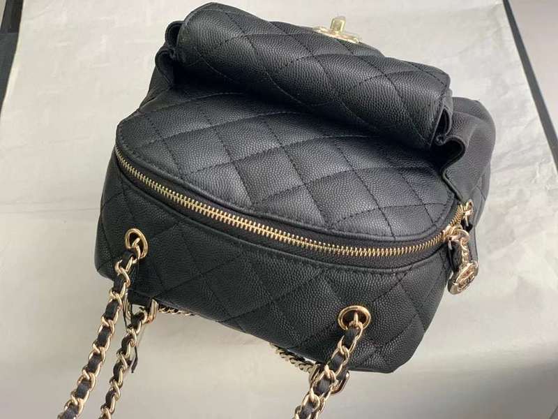 Zivas Charm Timeless Appeal Luxury Handbag (Premium Everyday Carry) – Styled Look