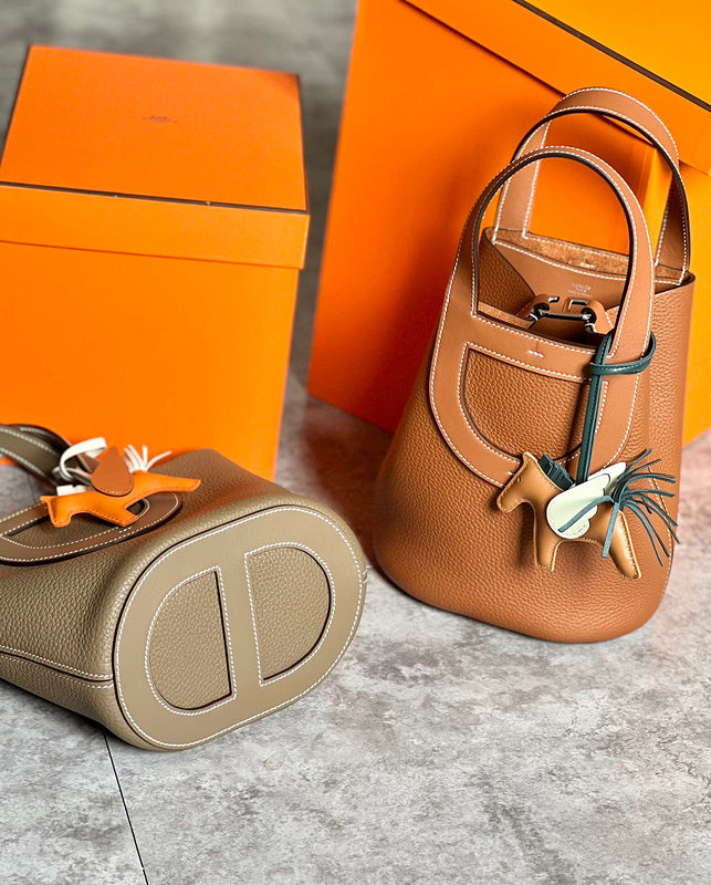 Close-up detail of balanced bag design