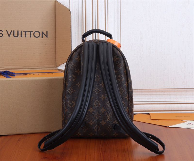  Sophisticated tote bag front view 13