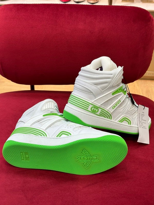 Side profile of Gucci clean off-white sneakers padded collar comfort