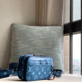  shoulder bag interior and compartment view
