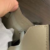  Tailored carryall bag front view 7