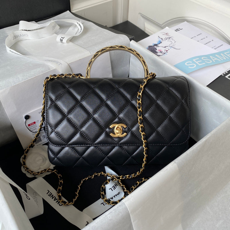  women's handbag, mid design, view 1