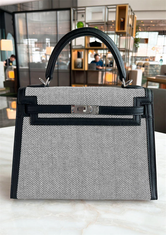  effortless crossbody bag styled with outfit