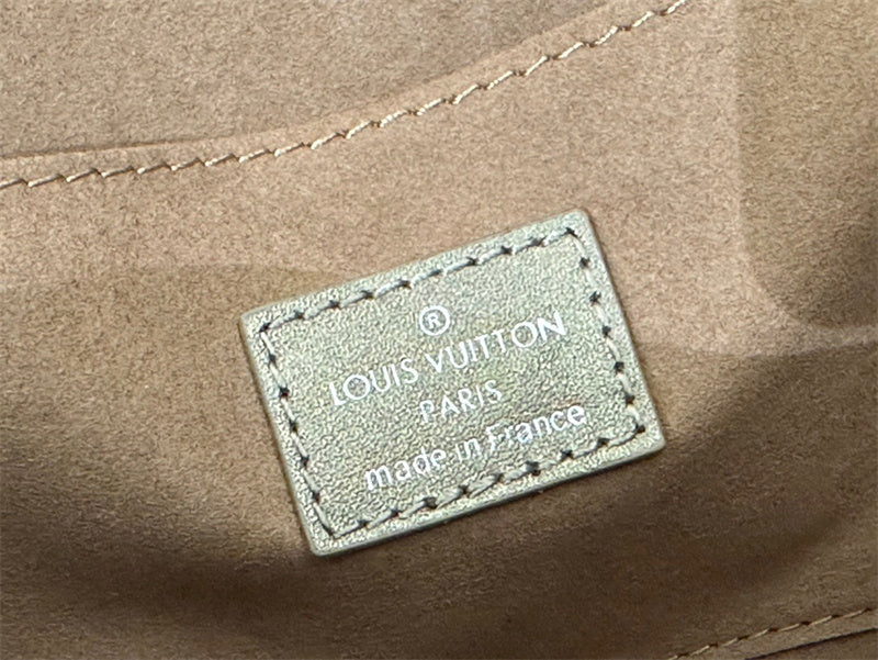  timeless shoulder bag detail view showing craftsmanship 8