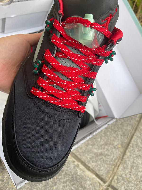 Nike Men's & Women's Luxury Lifestyle Trainers — Style 255 angle view